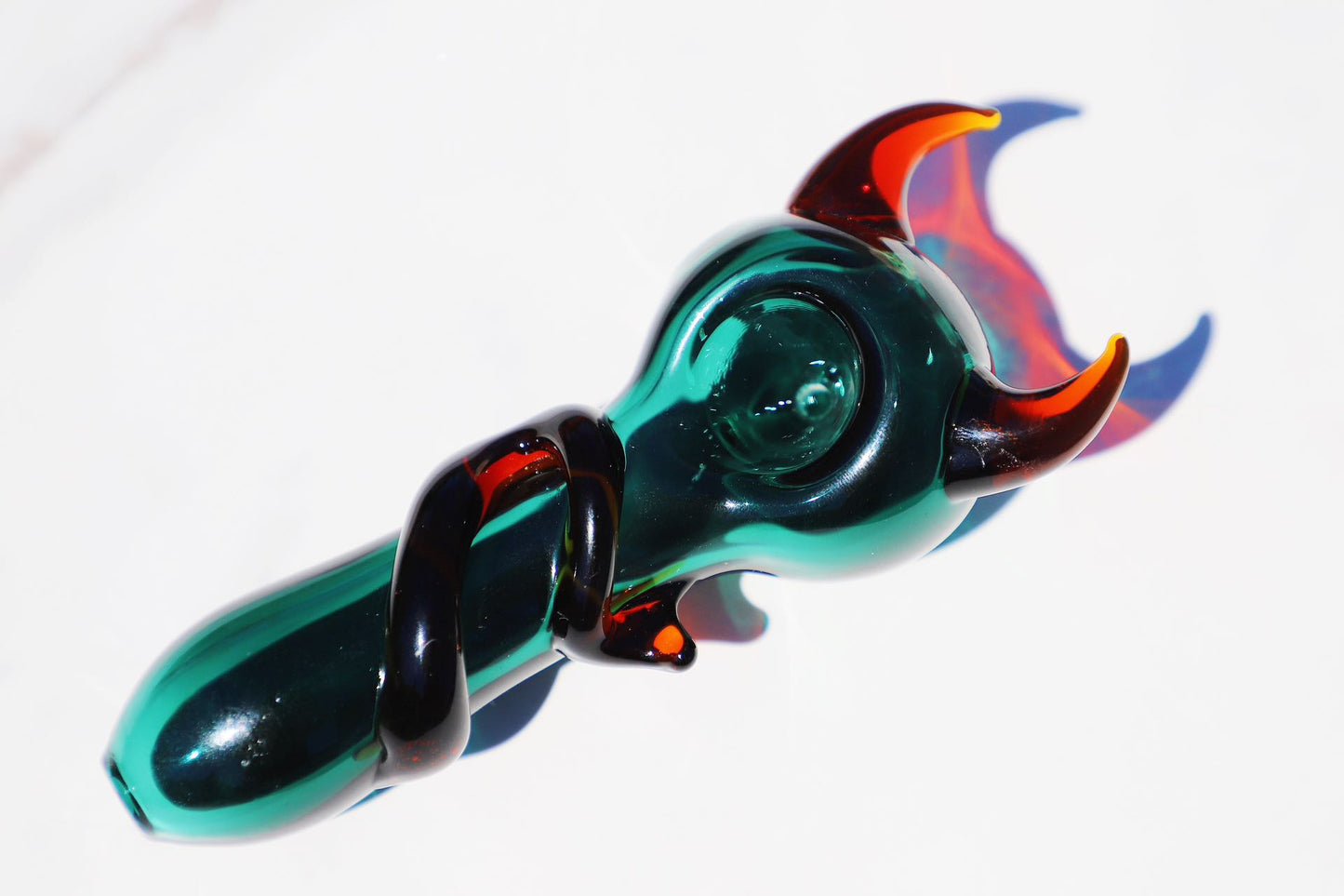 Devil Horned Artistic Glass Pipe, Elevate Your Smoking with Handcrafted Pipe, Unique Green Accented Glass, Durable Borosilicate Design, Ideal for Collectors and Enthusiasts.green glass blown pipe, bowl pipe. spoon pipe,girly pipe.