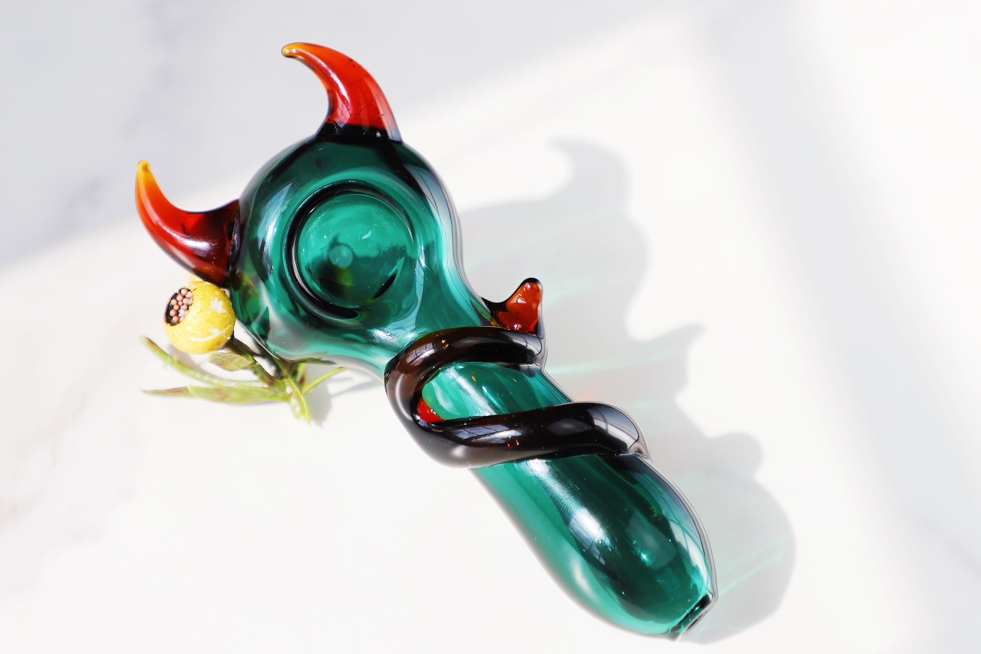 Devil Horned Artistic Glass Pipe, Elevate Your Smoking with Handcrafted Pipe, Unique Green Accented Glass, Durable Borosilicate Design, Ideal for Collectors and Enthusiasts.green glass blown pipe, bowl pipe. spoon pipe,girly pipe.