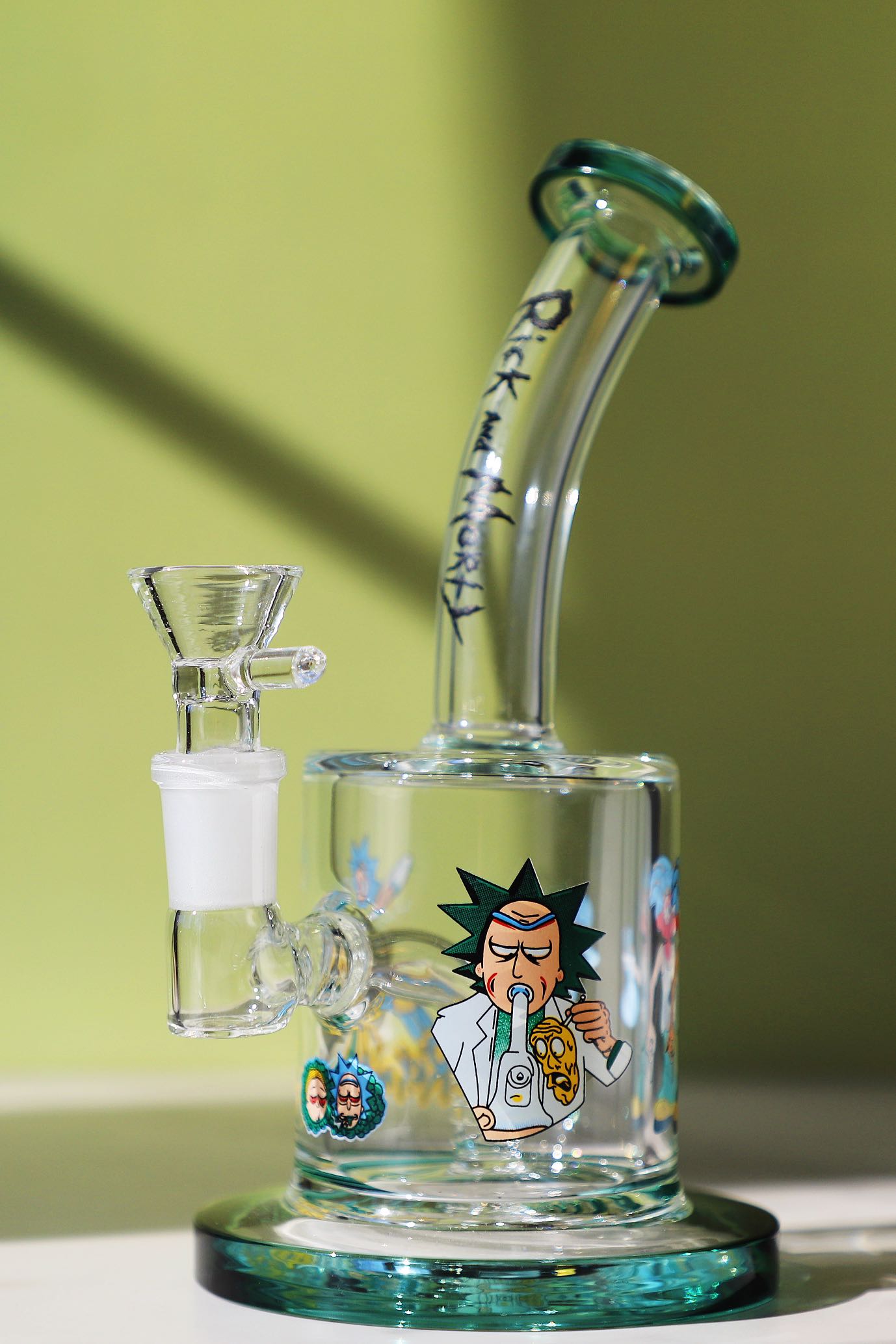 Rick and Morty Glass Bong Collector's Edition, featuring cartoon water pipe design, collectible smoking gear from pop culture, made of durable borosilicate glass, a unique and thematic smoking accessory for enthusiasts smoking water pipe, straight tube.