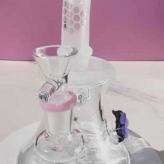 Cute Bee-Themed Mini Glass Bong with Honeycomb Design, Frosted Glass Water Pipe with Artistic Green Accents, Adorable Smoking Companion for Decorative and Functional Use, Premium Collectible Smoking Gear.